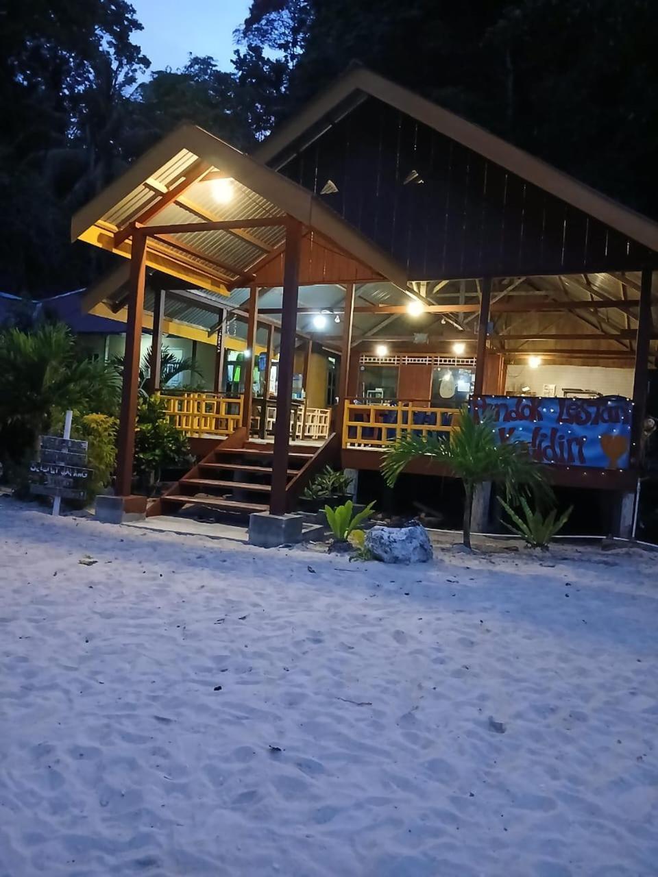 Pondok Lestari Kadidiri Batudaka Oda fotoğraf